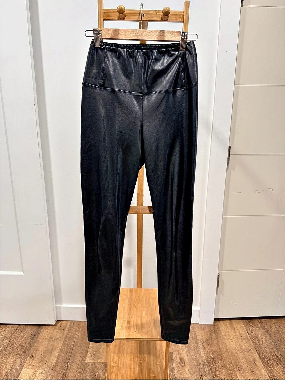 Wilfred Free Faux Leather Leggings Size Small Like New